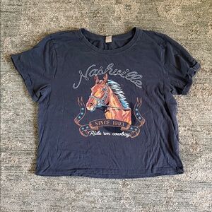 Nashville Women’s Graphic T-Shirt